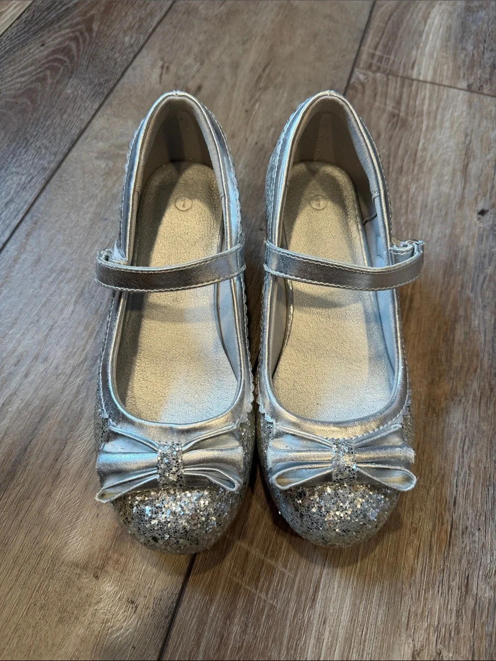 Girls Silver Glitter Mary Jane Dress Shoes with Bow Size 1